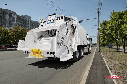 Leach 2R-III Rear Loader